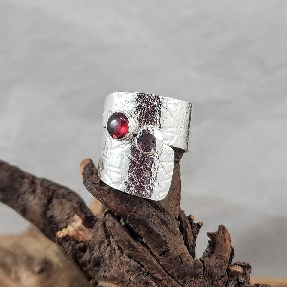 Wide Roll Print Wrap Ring - 6mm Garnet