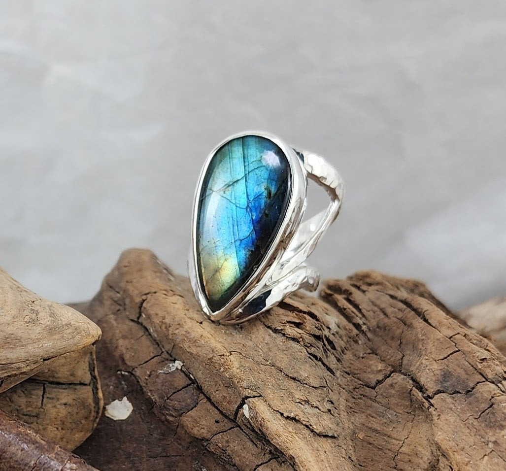 Labradorite Teardrop Filigree Ring - 12x25 OOAK