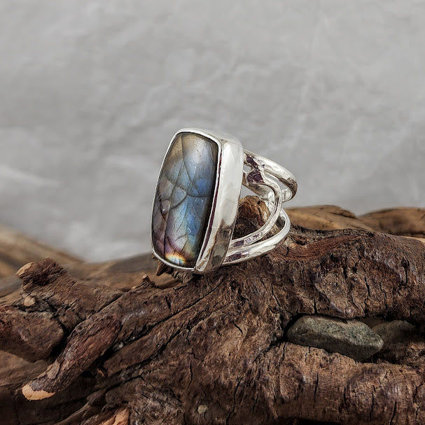 Canadian Labradorite Filigree Ring - Freeform Rectangle