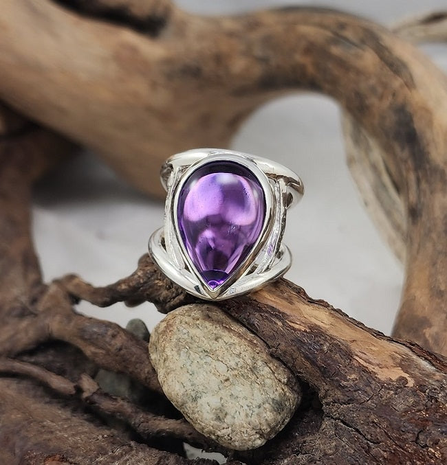 Teardrop Amethyst Filigree ring