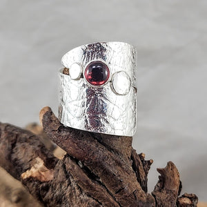 Wide Roll Print Wrap Ring - 6mm Garnet