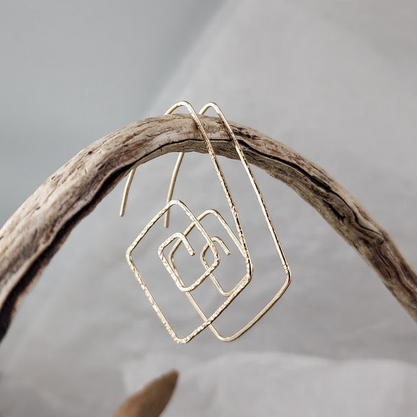 Squared Spiral Hoop - 14k Goldfill