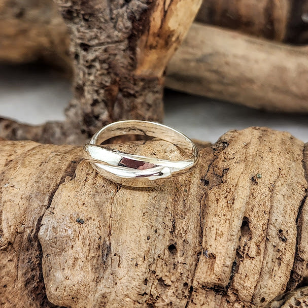 Overlapping Arms Ring