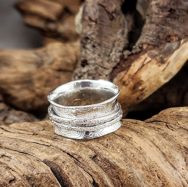 Wavy Meditation Ring - 2 Spinners