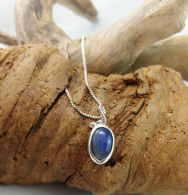 Labradorite pendant