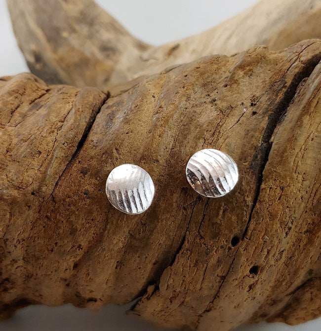Organic roll printed silver studs - 8mm