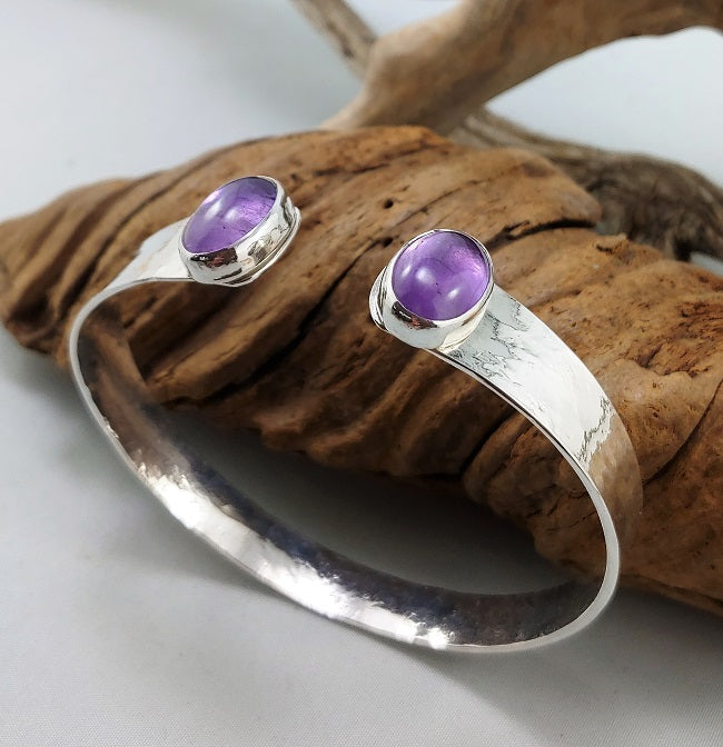 Forged silver cuff - Amethyst