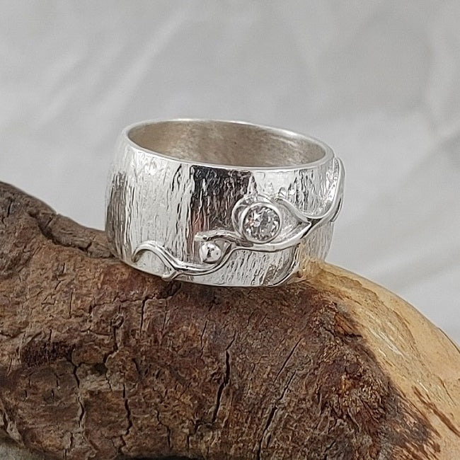 CZ with Branch - textured band ring
