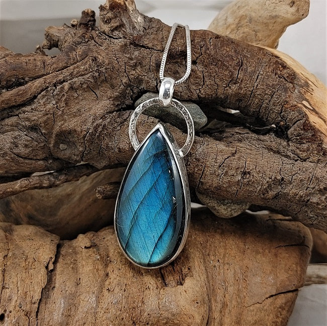 Teardrop Labradorite pendant - pierced back