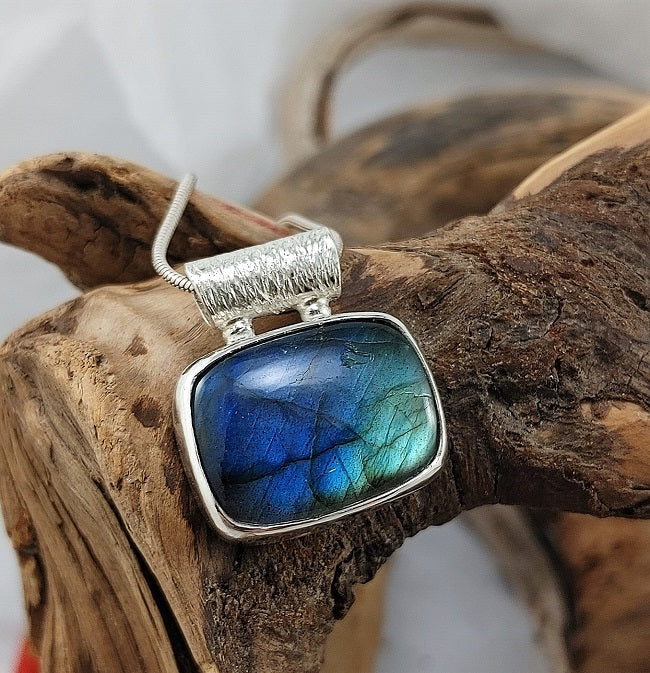 Labradorite pendant - freeform in silver