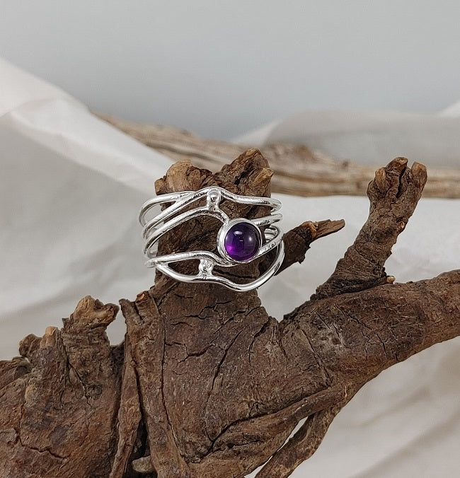 Organic 5 strand wire ring with Amethyst