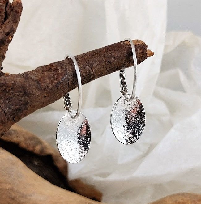 Oval hammered disc earrings - oval leverback