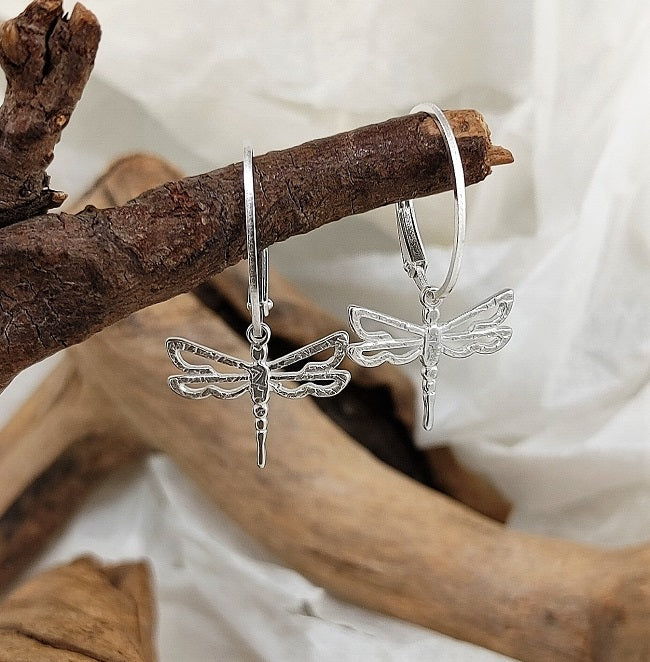 Oval leverback - dragonfly