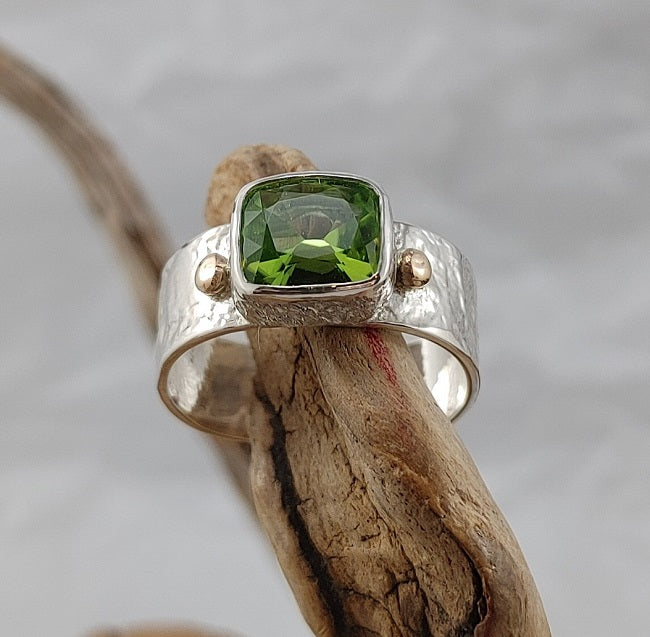 Peridot band ring - Silver & 10k Gold