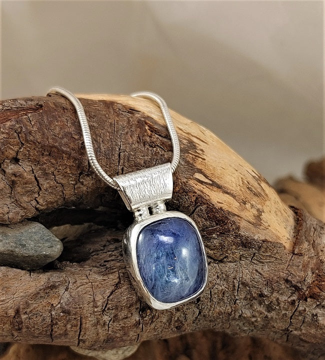 Tanzanite pendant - freeform 7.9 carat stone