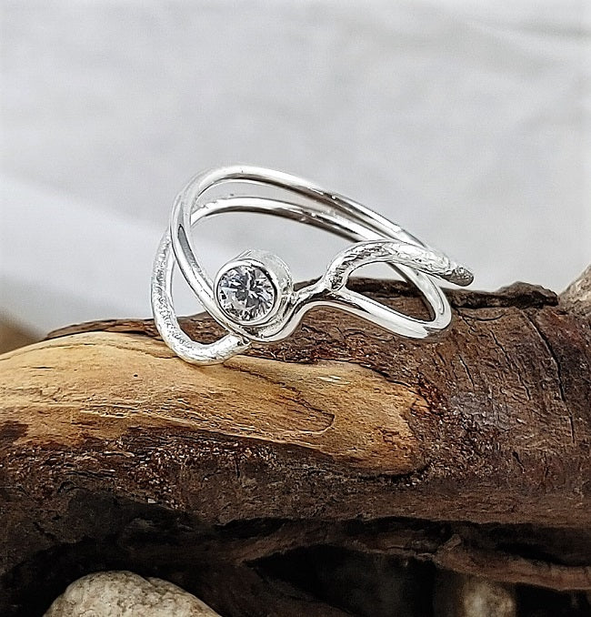 Wavy organic silver band ring - 4mm CZ